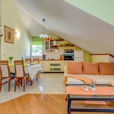 Natali Apartment Omis Exterior photo